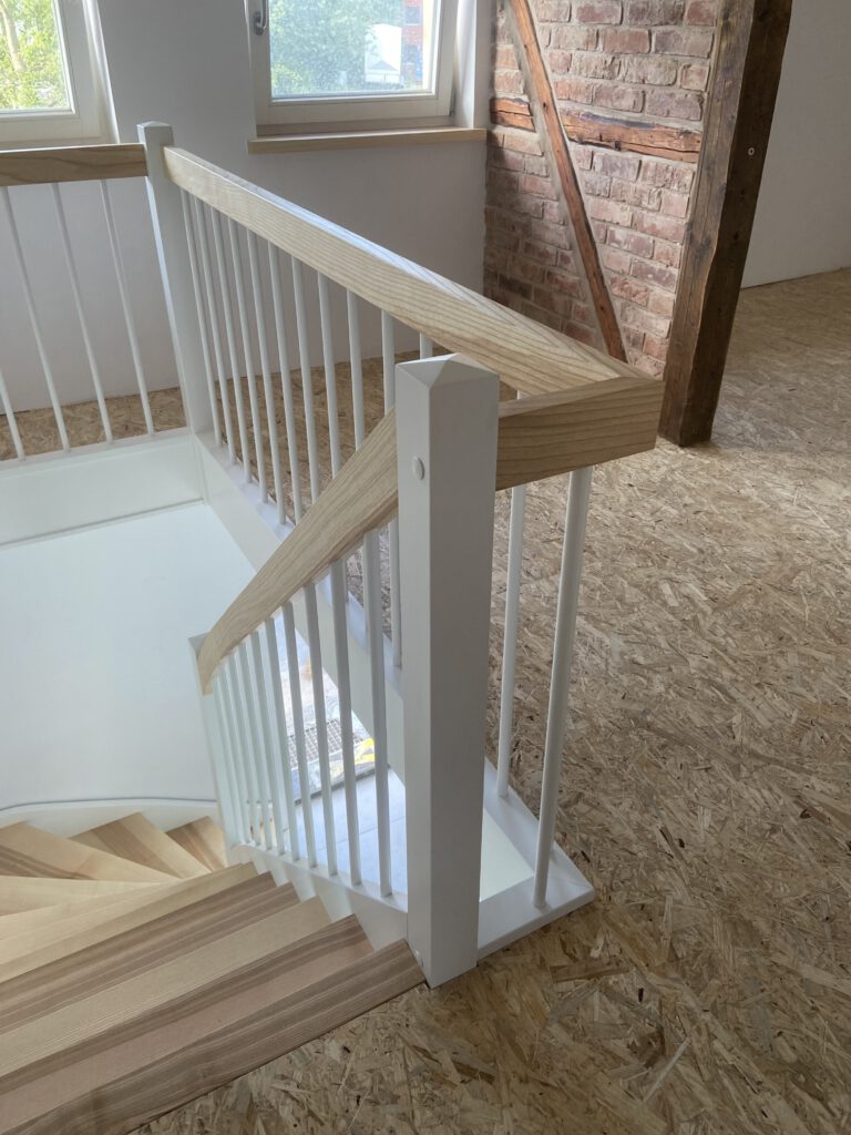 Treppe mit Eschenstufen